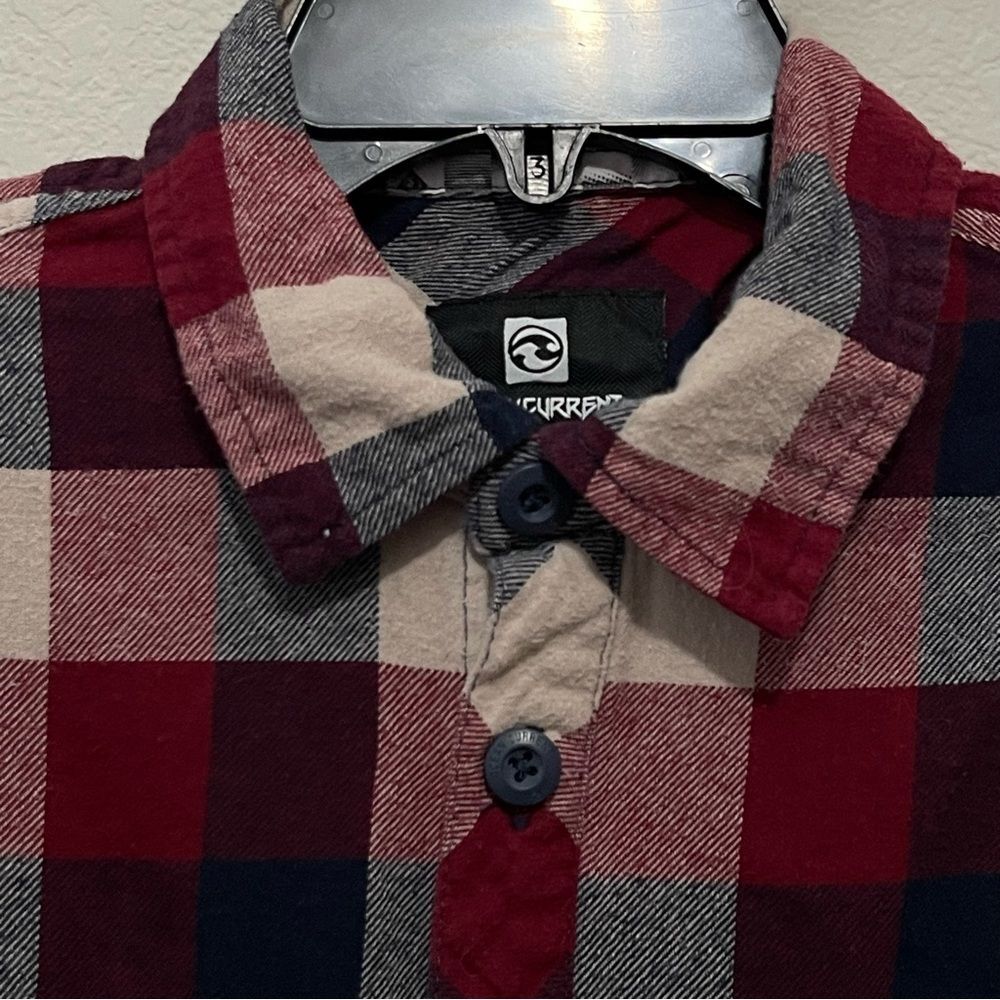 Ocean Current Men’s Flannel Shirt in Red Plaid Size Small 100% Cotton